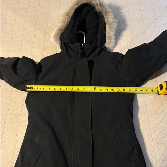 Canada Goose parka - Picture 14 of 16